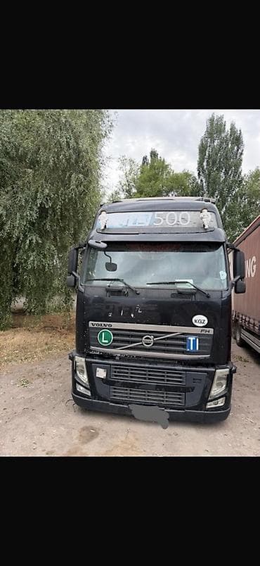 Тягач, Volvo, 2012 г., Тентованный
