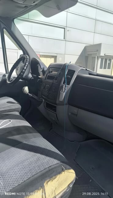 мерседес дубл кабина: Легкий грузовик, Mercedes-Benz — 4