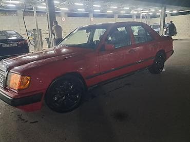 рихтовка спринтер: Красный седан Mercedes-Benz E‑класса (W124) - Кузов: 4‑дверный седан — 5