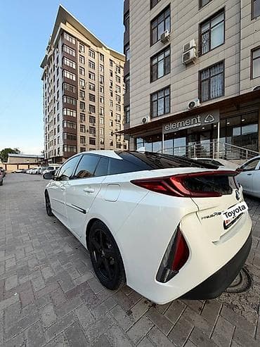 prius: Toyota Prius: 2018 г., Гибрид, Хэтчбэк — 3