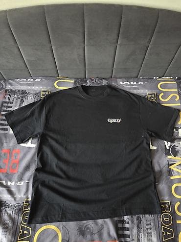 Мужская футболка, XL, Dekka, Новый, цвет - Черный