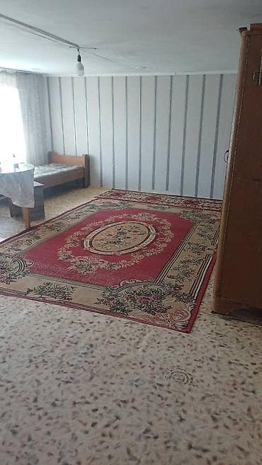Квартиры: В частном доме,Сдаётся одна большая комната для семьи, без — 4