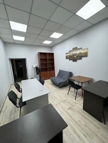 Сдаю Офис, 21 м², В административном здании, 1 линия, С системой безопасности