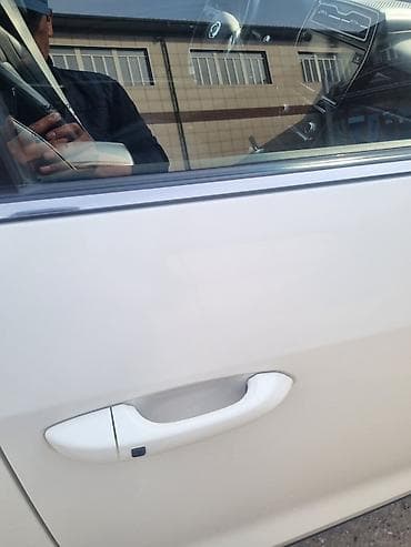 ваз 20107: Компактный кроссовер в белом цвете. Кузов и экстерьер: - Светодиодные — 5