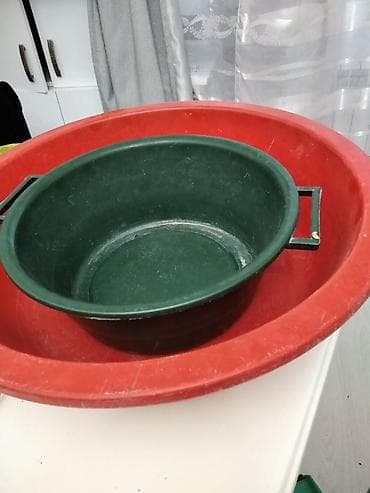Тазик целый красный 57 см-250 сом, зеленого нет