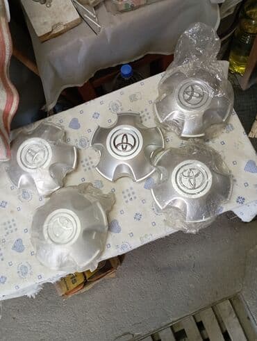 табуретка запаска: Колпаки R 18, Новый, Комплект — 1