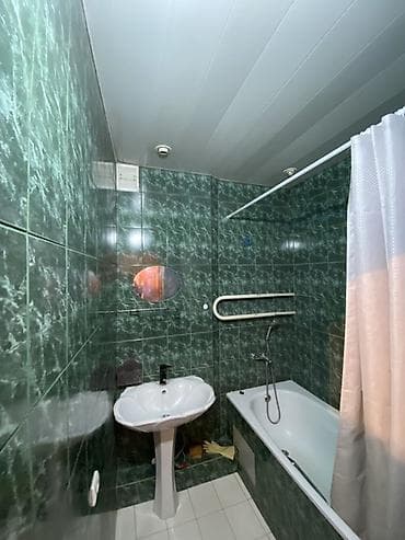 4: 3 комнаты, 88 м², Джал мкр (в т.ч. Верхний, Нижний, Средний) Индивидуалка, 4 этаж, Требуется ремонт — 4