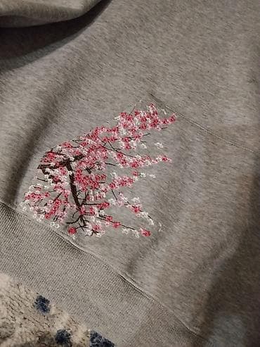 nike tech flece: Худи серого цвета с вышивкой сакуры - Модель: худи с капюшоном и — 3