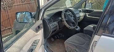 Mitsubishi Space Wagon: 1999 г., 2.4 л, Ручные, Бензин, Универсал