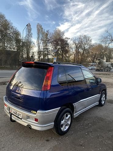 space runer: Mitsubishi Space Runner: 2000 г., 2.4 л, Механика, Бензин, Минивэн — 5