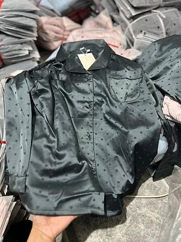 женские пижамы: Женская из атласа пижама, комплект 2 предмета: - Рубашка на пуговицах — 6