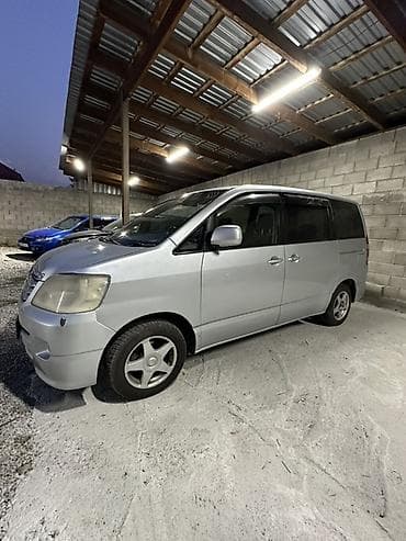 lada 2109: Toyota Noah: 2003 г., 2 л, Автомат, Бензин, Минивэн — 8