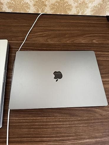 Ноутбуки Apple (MacBook): Apple MacBook Pro 16 pro в идеальном состоянии - Чип: Apple M1 Pro — 3
