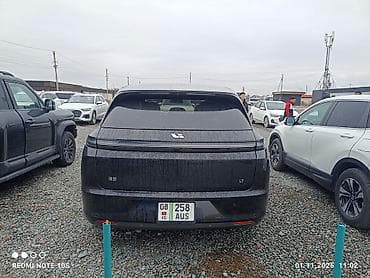 Lixiang: Lixiang L7: 2023 г., 1.5 л, Автомат, Гибрид, Кроссовер — 3
