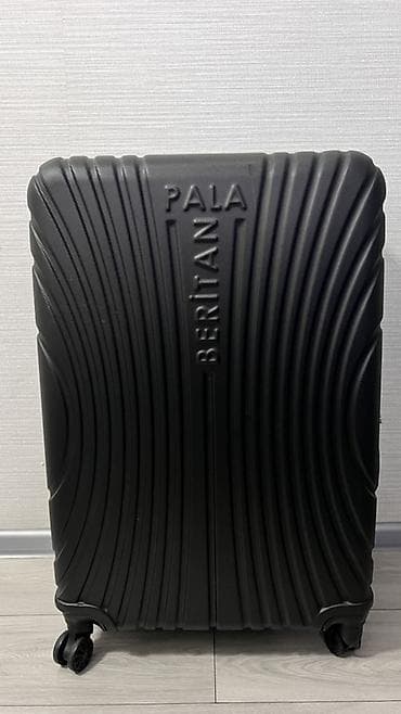 Чемодан, Материал: Пластик, Средний (40 - 70 л), Вращающиеся колеса на 360°