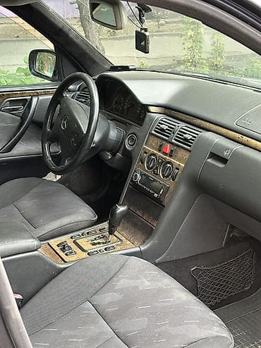 Mercedes-Benz E-Class: 2000 г., 2.4 л, Автомат, Бензин, Седан — 4