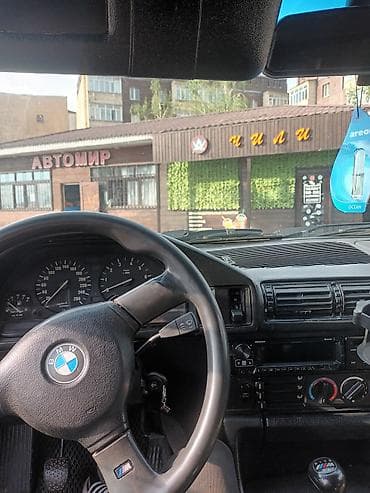 макси мото: BMW 5 series: 1992 г., 2.5 л, Механика, Бензин, Седан — 3