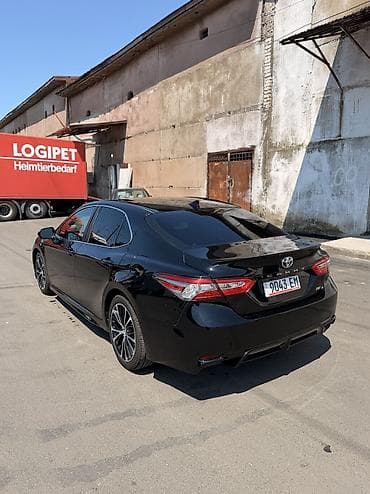 Toyota Camry: 2019 г., 2.5 л, Автомат, Бензин, Седан — 4
