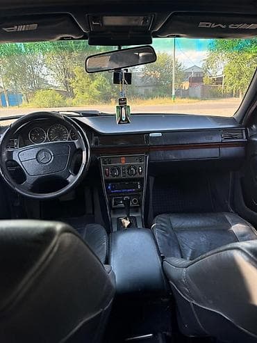 капот карина е: Mercedes-Benz W124: 1993 г., 2.8 л, Автомат, Бензин, Седан — 7
