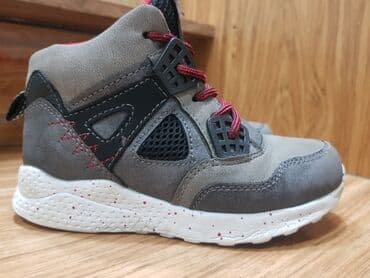 Продаю детские ботинки демисезон. В отличном состоянии. Размер на 4-5