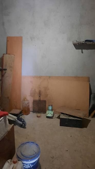 Недвижимость: Дом с участком. По техпаспорту: жилой дом-квартира, год постройки — 3