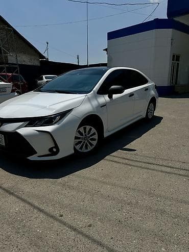 Унаа: Toyota Corolla: 2022 г., 1.8 л, Вариатор, Гибрид, Седан — 2