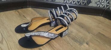 Ботинки и ботильоны: Продаю блестящие басаножки 37 размер камушки все намести одевала пару — 2