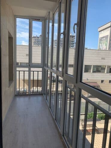 суточный квартира бишкек политех: 2 бөлмө, Унаа токтотуучу жай, Жайлашуу күнү-түнү, Алдын ала ээлөө — 8