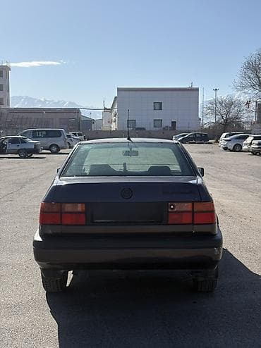 х5 2016: Volkswagen Vento: 1994 г., 1.6 л, Механика, Бензин, Седан — 4