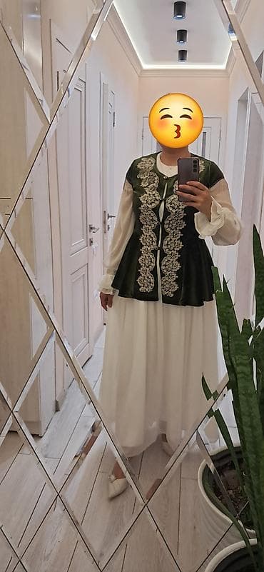 вечернее платье и костюм: Платье +камзир сатылат, кыз узатуу, майрамдарга кийсе болот 3800 берем — 2