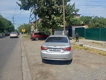 Hyundai Sonata: 2009 г., Автомат, Бензин, Седан — 1