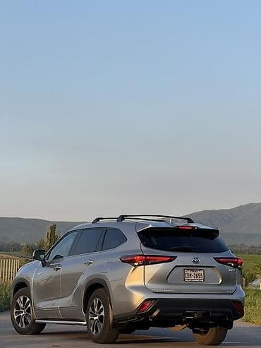 е34 сиденья: Toyota Highlander: 2022 г., 2.5 л, Вариатор, Гибрид, Кроссовер — 7
