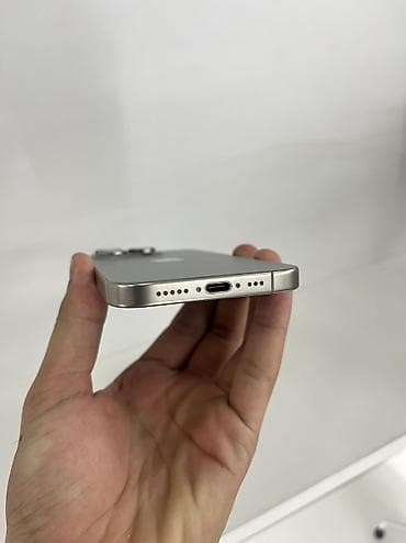 pixel 3a: IPhone 15 Pro, Б/у, 256 ГБ, Natural Titanium, 88 % — 3