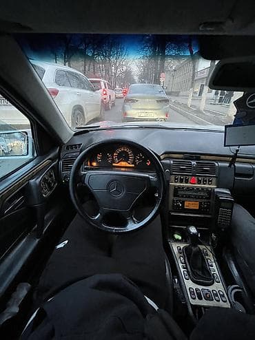 mers 212: Mercedes-Benz E-Class: 1998 г., 3.2 л, Механика, Бензин, Седан — 7