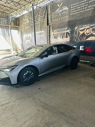 авто стекло: Toyota bZ3: 2023 г., Автомат, Электромобиль, Седан — 2