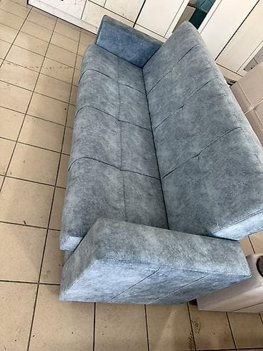 диваны продаю: Прямые диваны с высокой спинкой и широкими подлокотниками - — 3