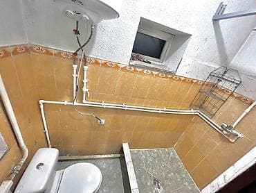 отдам не дорого: Сдается: 2х квартира В ж/м Ак-Босого со всеми удобствами — 4