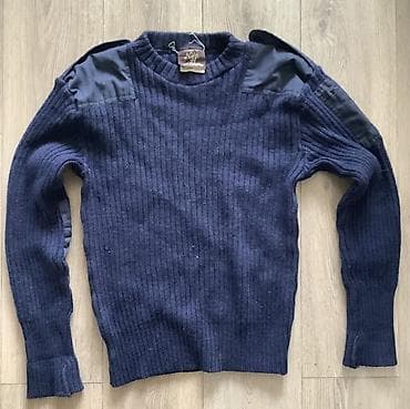 Темно-синий мужской свитер-пуловер Niffi (Made in England). - at lalafo.kg Темно-синий мужской свитер-пуловер Niffi (Made in England). -