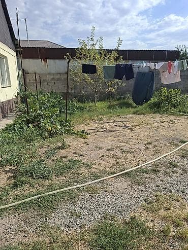 уланит: Продаётся земельный участок с жилым домом и хозяйственным двором. - — 3