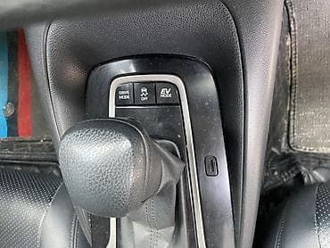 man 8 163: Toyota Corolla: 2019 г., 1.8 л, Автомат, Гибрид, Седан — 8