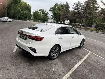 kia ceed: Kia Cerato: 2019 г., Бензин, Седан — 4