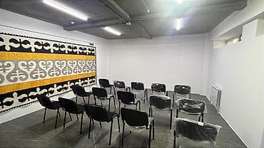 5: Аренда офисов, 220 м², В жилом комплексе, 1 линия, С оборудованием, С отдельной кухней — 1