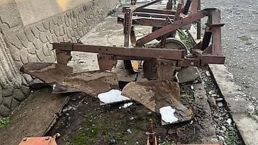 Навесной трехкорпусный плуг для трактора. - Тип: оборотный/корпусный