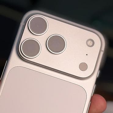 Apple iPhone: IPhone 17 Pro, Б/у, 256 ГБ, Серебристый, Коробка, 100 % — 2