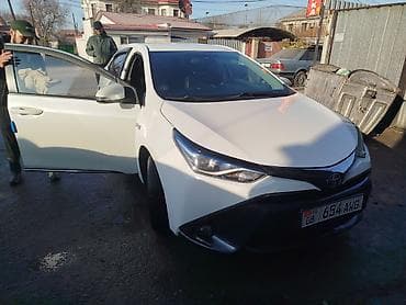 Mazda: Toyota Corolla: 2021 г., 1.8 л, Автомат, Гибрид, Седан — 1