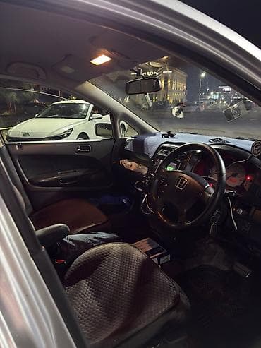30000: Honda Stream: 2002 г., 2 л, Автомат, Бензин, Минивэн — 5