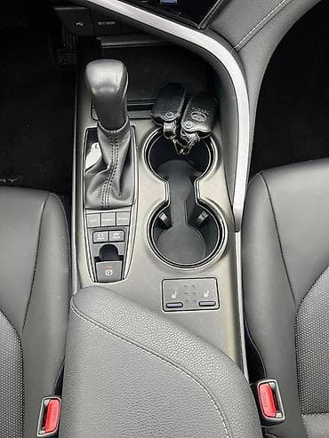 Унаа: Toyota Camry: 2021 г., 2.5 л, Гибрид, Седан — 7