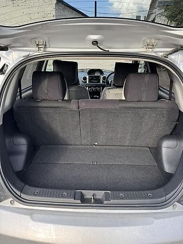 altezza lexus: Компактный 5‑дверный хэтчбек серебристого цвета. Основные — 6