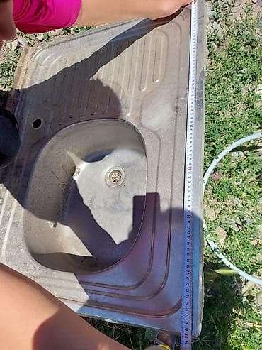 Посуда: Железные мойки продаётся 2 шт. 1.размер 50×50 2.размер 60×80 Состояние — 2