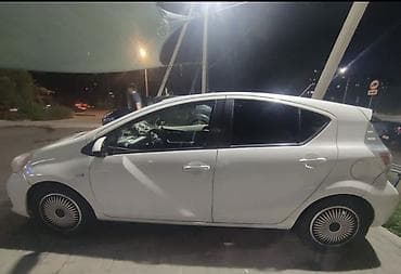 e star: Toyota Prius C: 2012 г., 1.5 л, Автомат, Гибрид, Хэтчбэк — 2